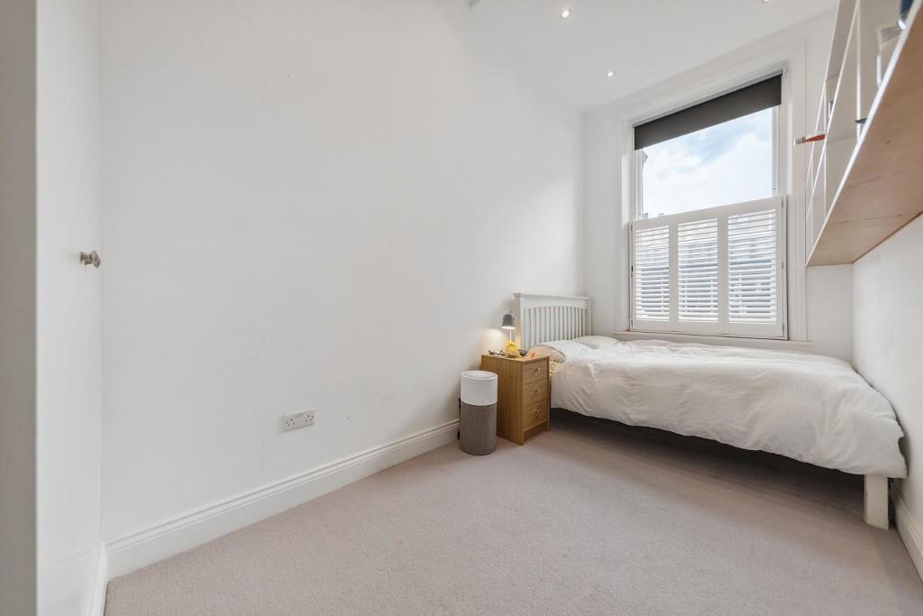 Bedroom Two (2).jpg