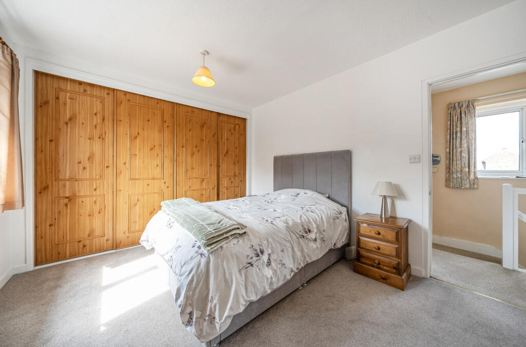 1303658-4-683f218...