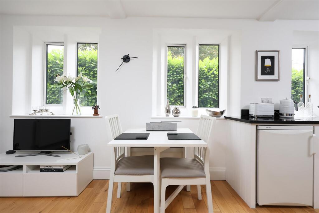 7 Wiseman Apts 9.JPG