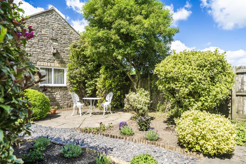 OLD YEW COTTAGE-16.jpg