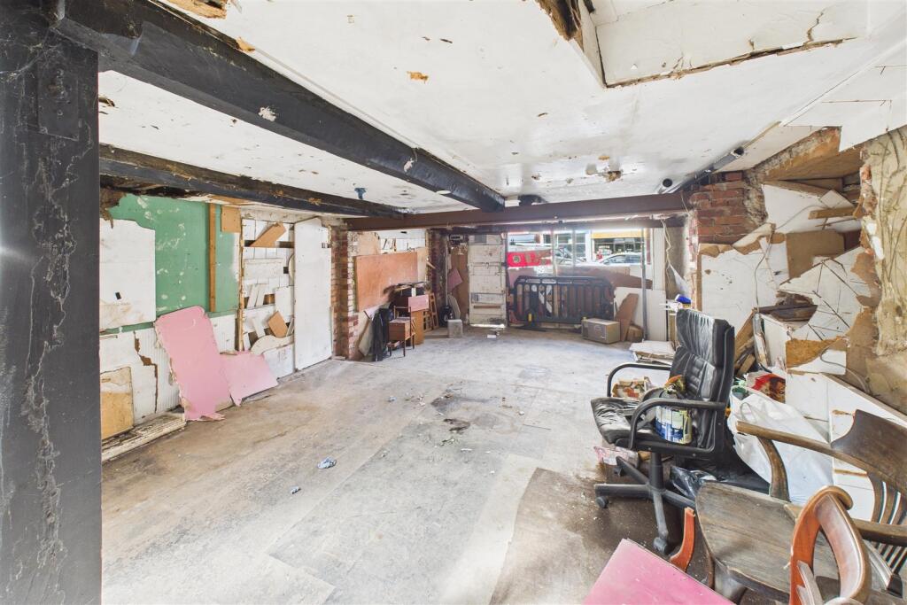 150, East Reach Taunton, Somerset, TA1 3HT | Holli