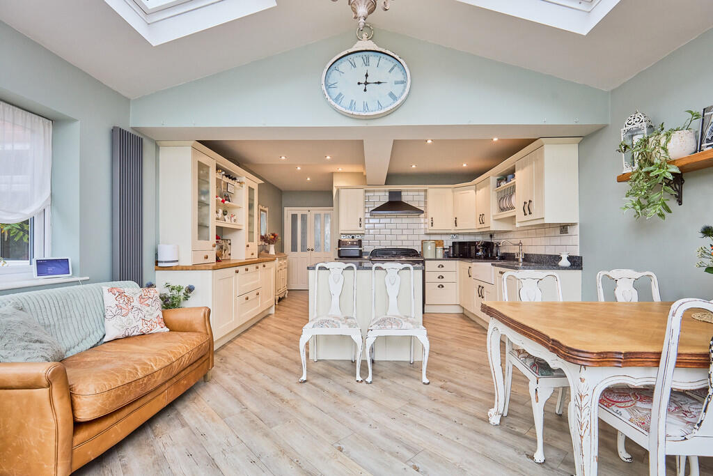 Edward Knight 202...