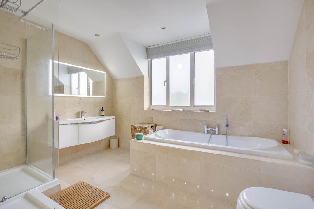 11 Spinfield Park, SL7 2DD (LOW RES)-10