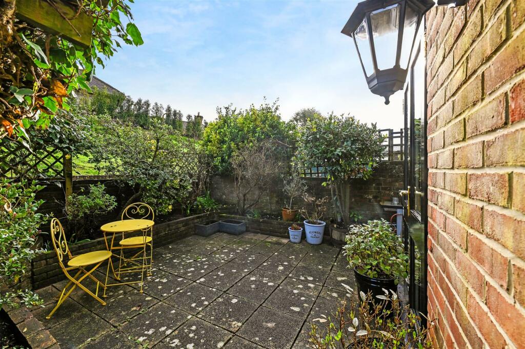 Private Courtyard