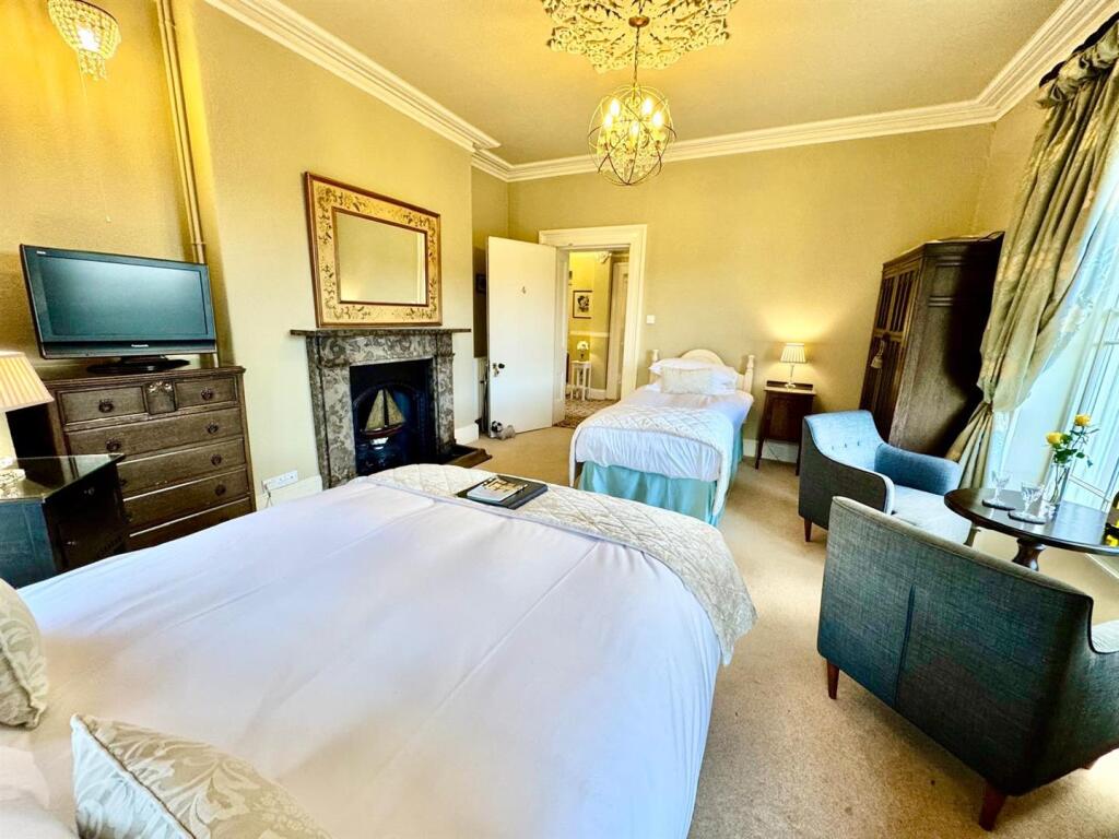 PHOTO-2025-01-07-21-49-10 (34).jpg