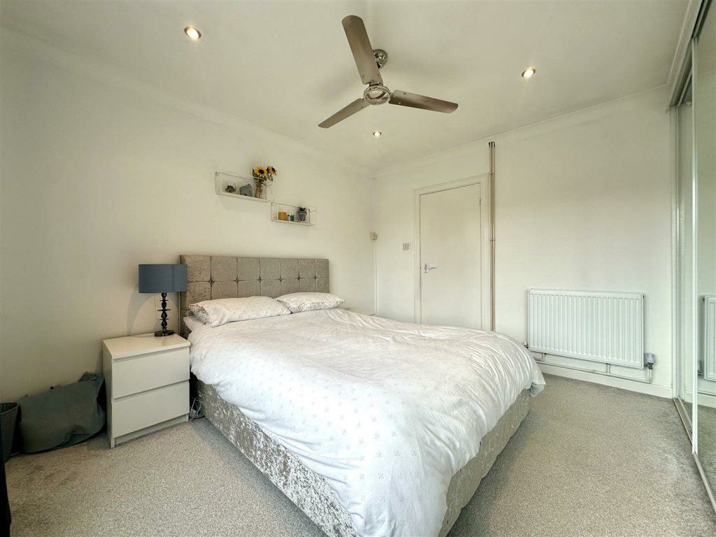 Bedroom Aspect 3
