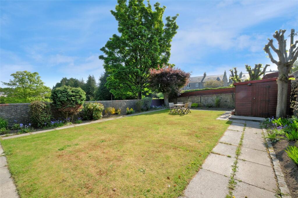51 Albury Rd