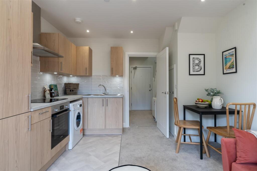 Kitchen/Dining