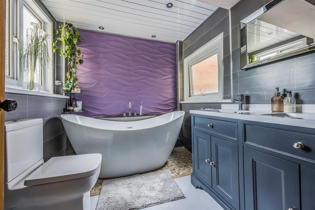 Flat 3, 38. Lennox Road North, Southsea-Small-Port