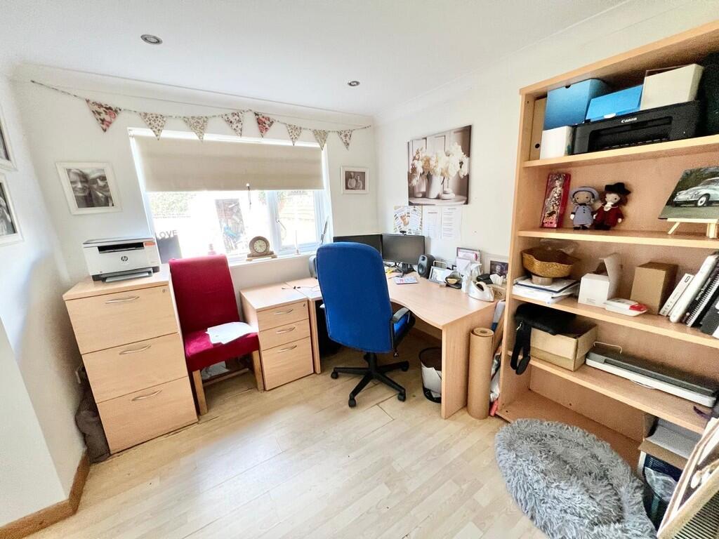 IMG-20250509-WA00...