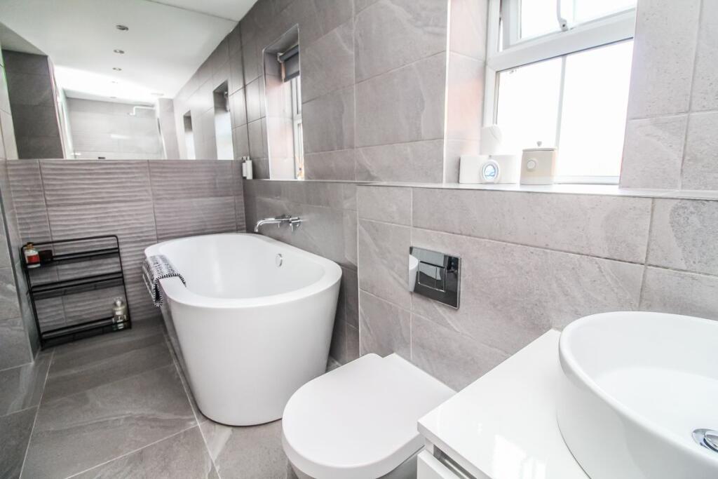 Jack and Jill Bathroom Pic 3. 