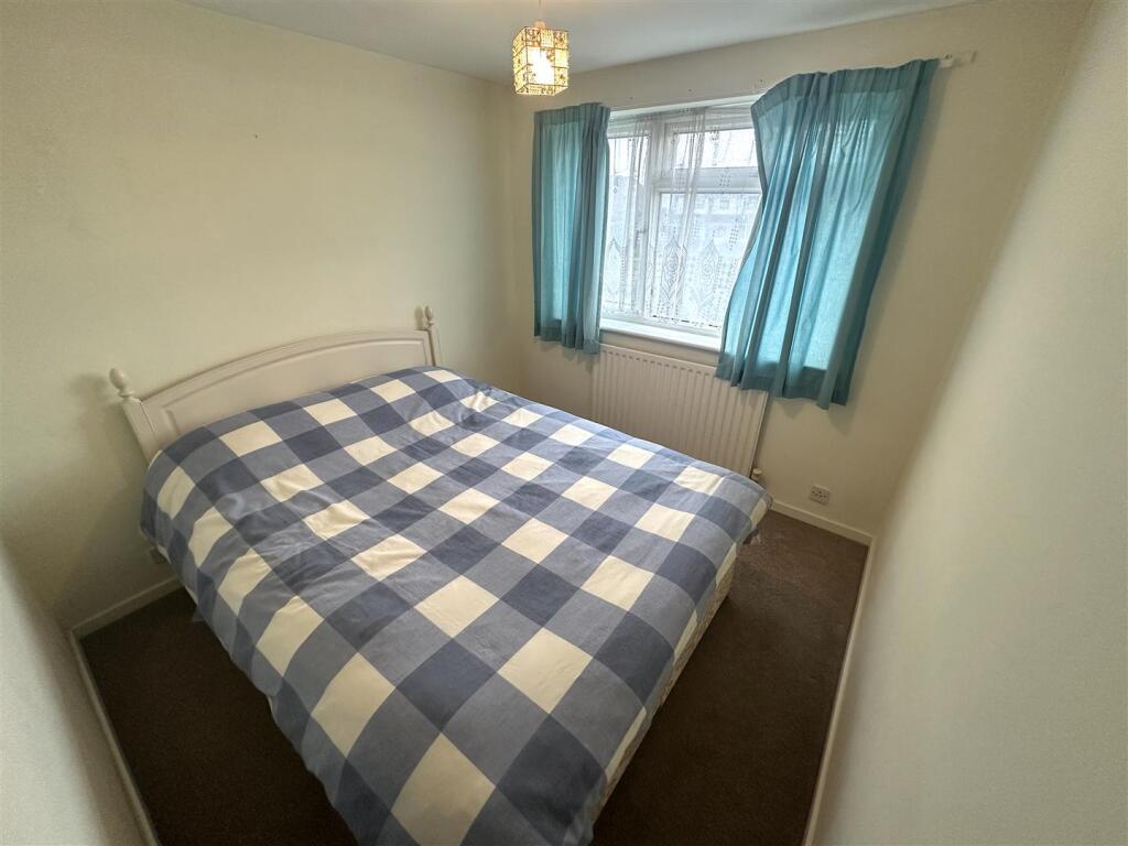 BEDROOM 2.1.jpg