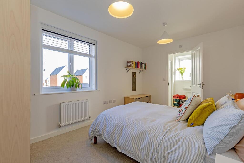 Bedroom 1-3.jpg