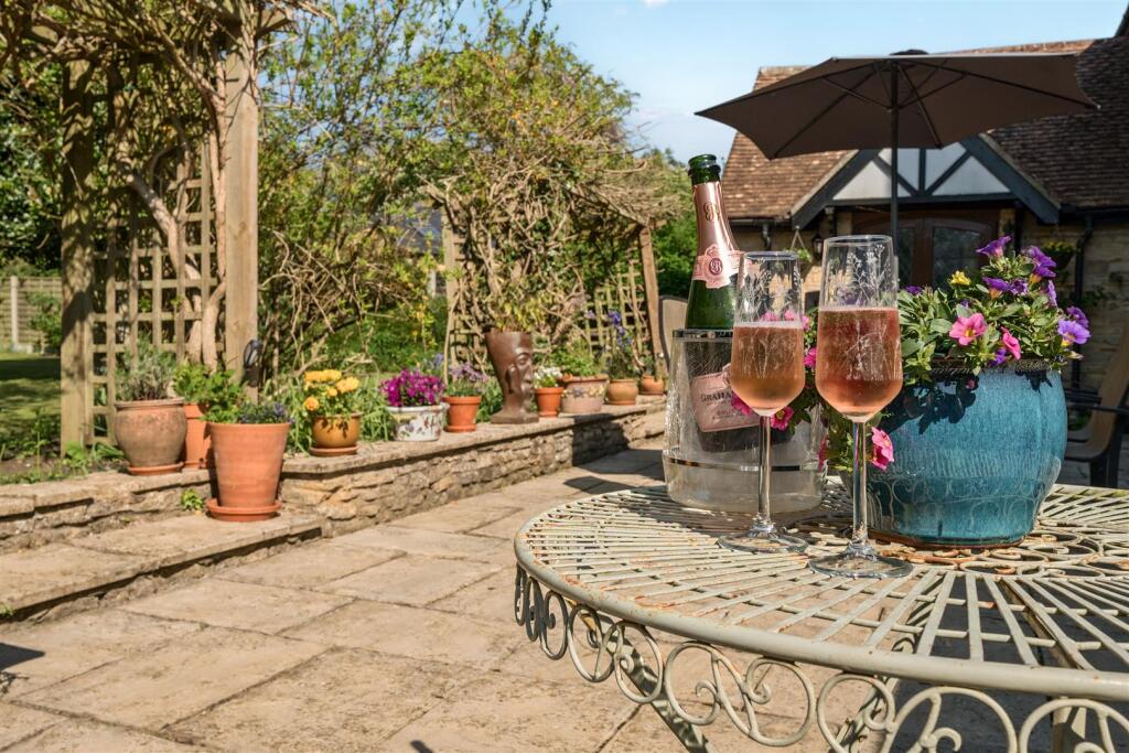 Rectory Cottage, 21 Hartwell Road, Aston (11).jpg