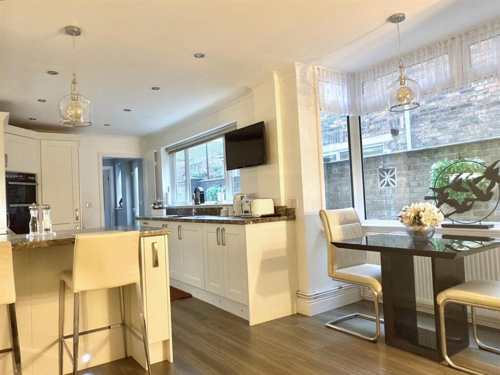 DINER KITCHEN AREA.jpg
