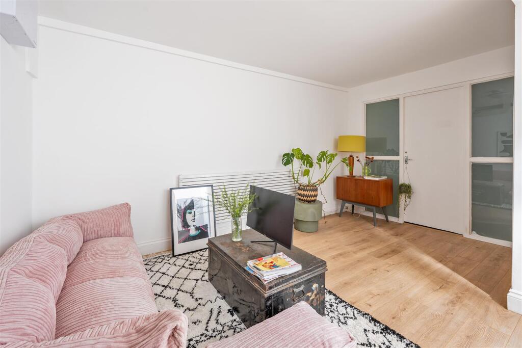 Weymouth Terrace E2