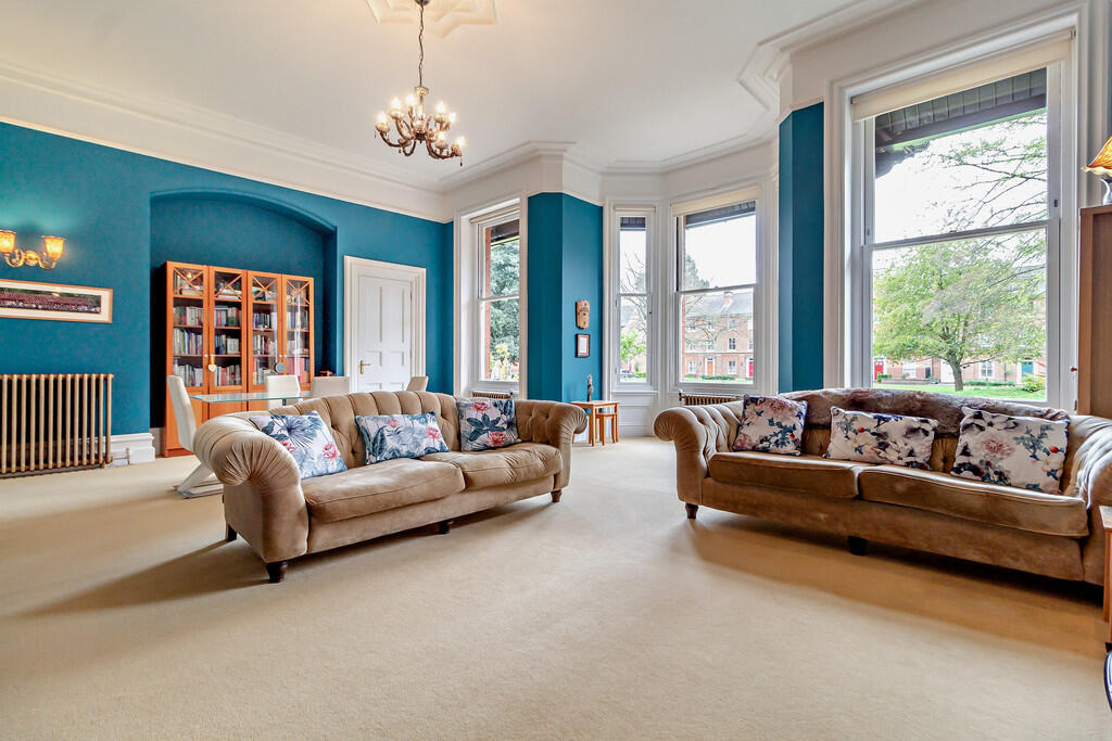 8592620-interior0...