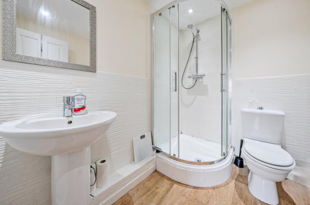 1330194-10-6888947b63472