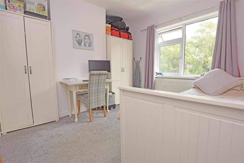 bedroom 2.JPG