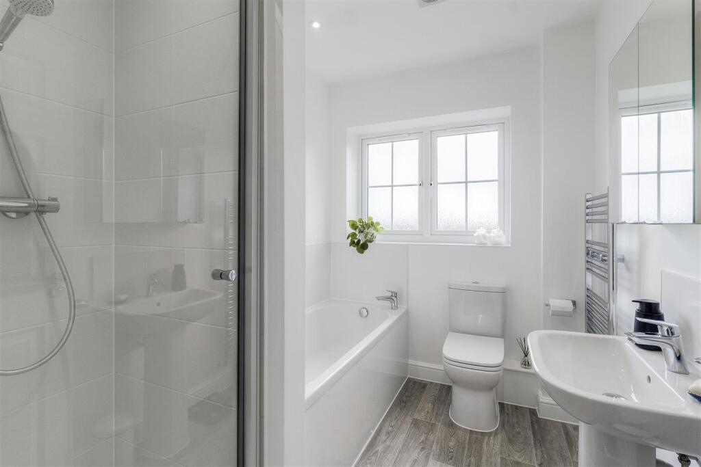 51 Boulters Lane, Wood End