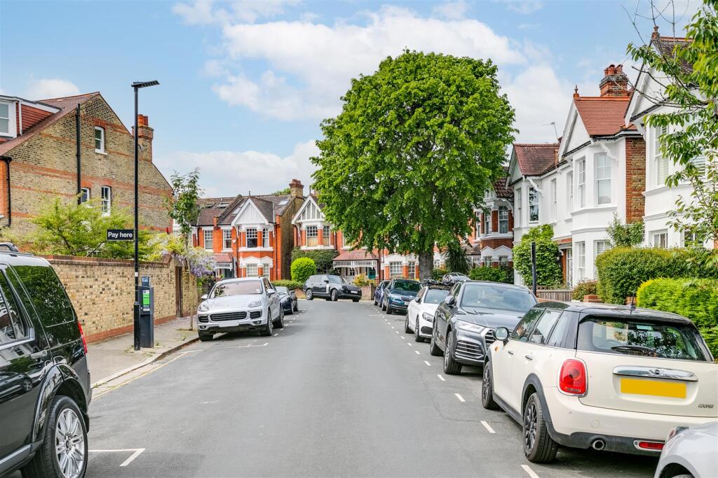 Hadley Gardens, W4 - FOR SALE