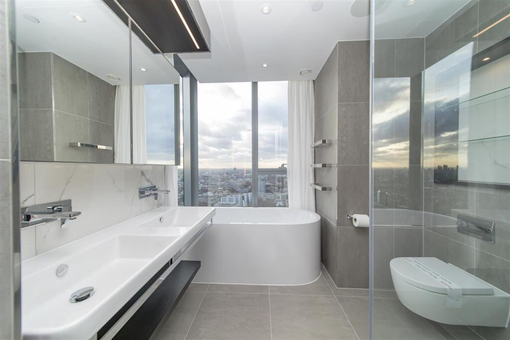 Bathroom           .jpg