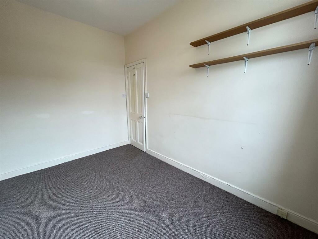 bedroom 2 1.jpg