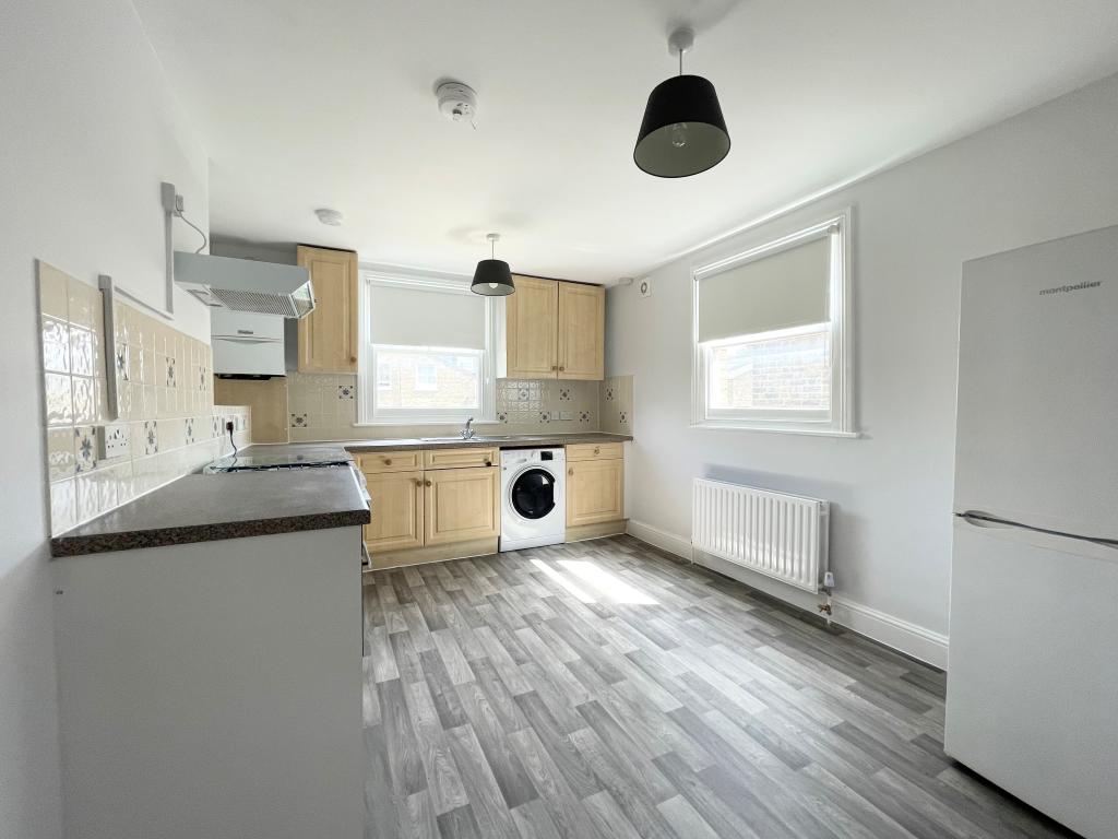 2 - Kitchen.jpg