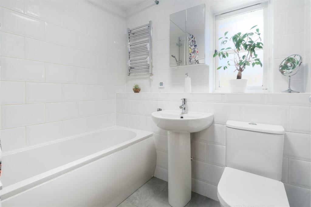 Bathroom.jpg