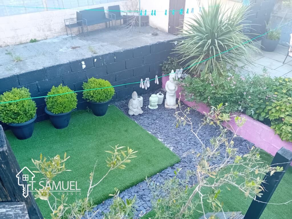 Garden b