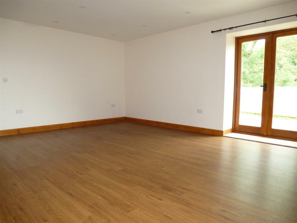 Living Room V2.JPG