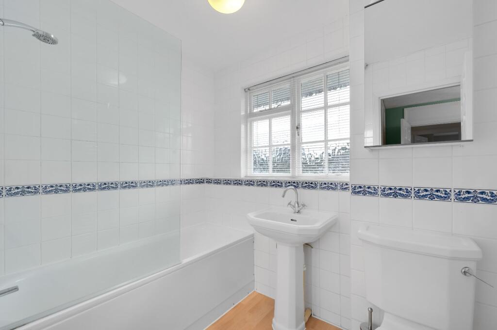 Main En Suite