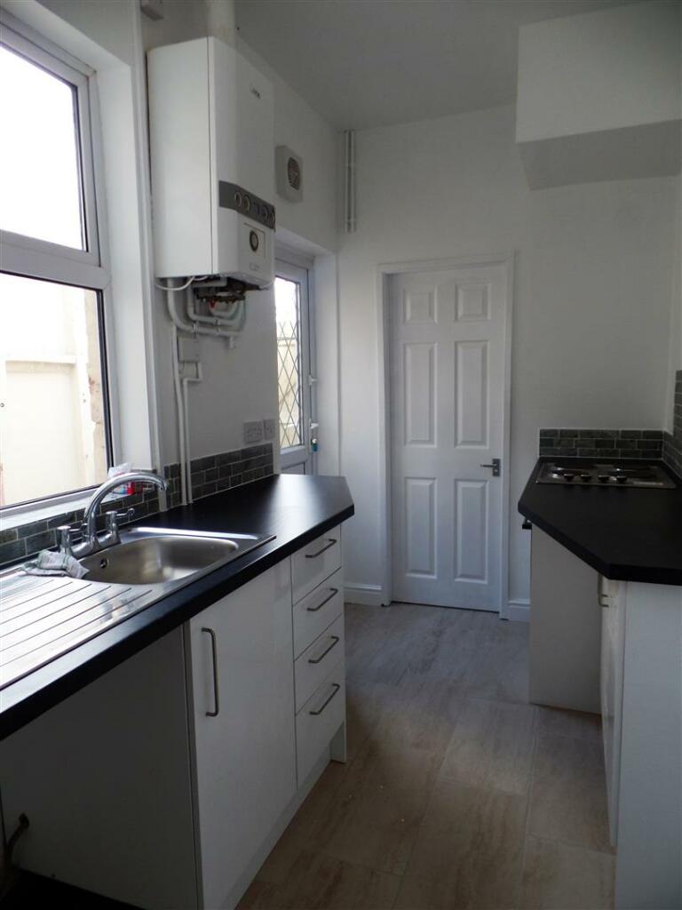 127 Richmond St - Kitchen.jpg