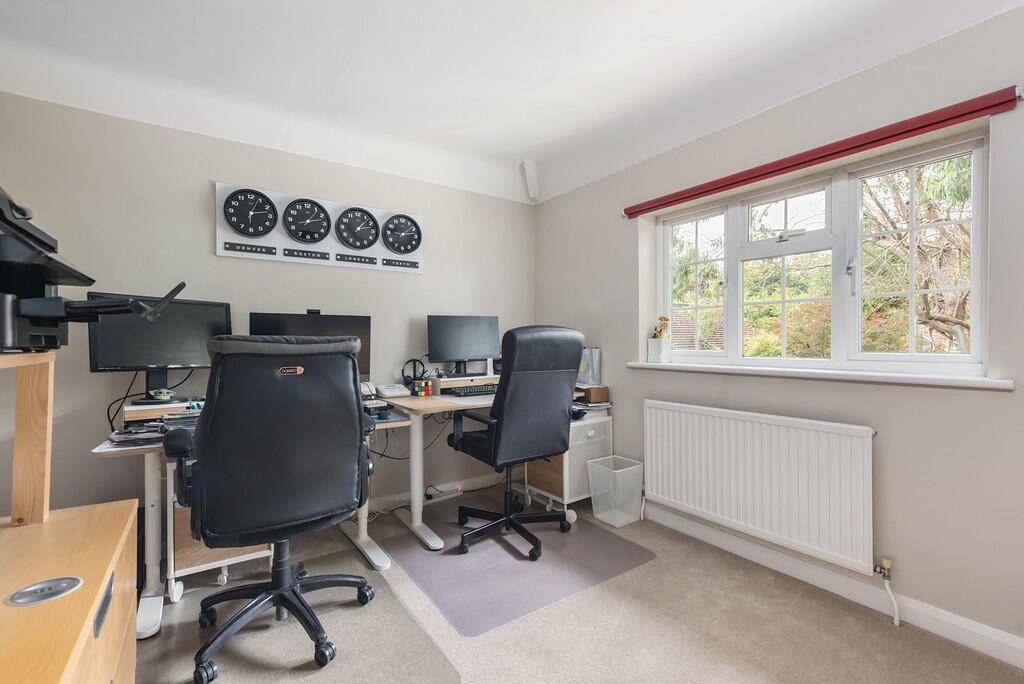 6 Fernhill Walk (...