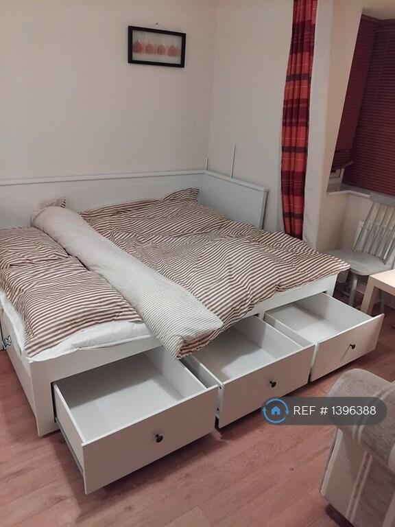 Storage Under The Bed Night View