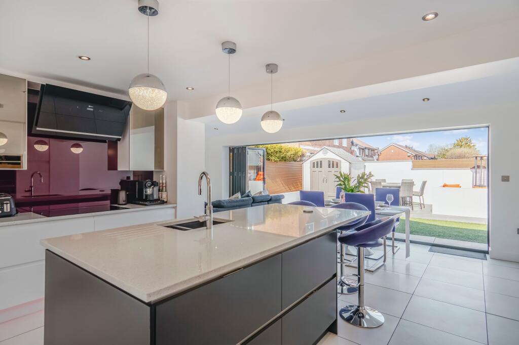 Open plan Kitchen and dining room