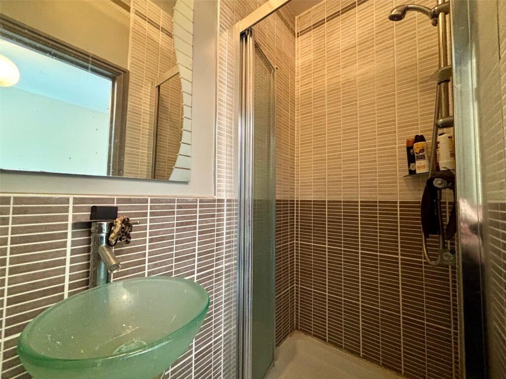 En-Suite Shower