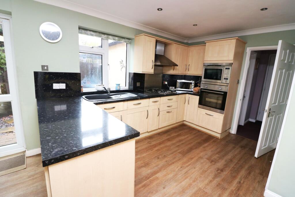 10 Rydal Way Kit