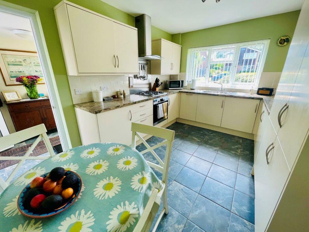 Kitchen/Breakfast Room