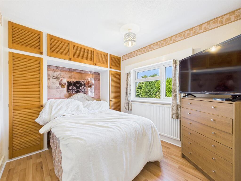 Bedroom: