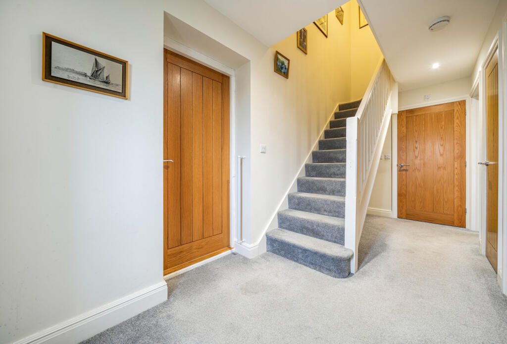 1366056-10-68ee62...