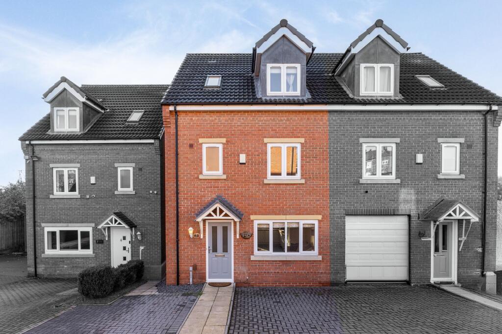 Brookroyd View, Batley, WF17