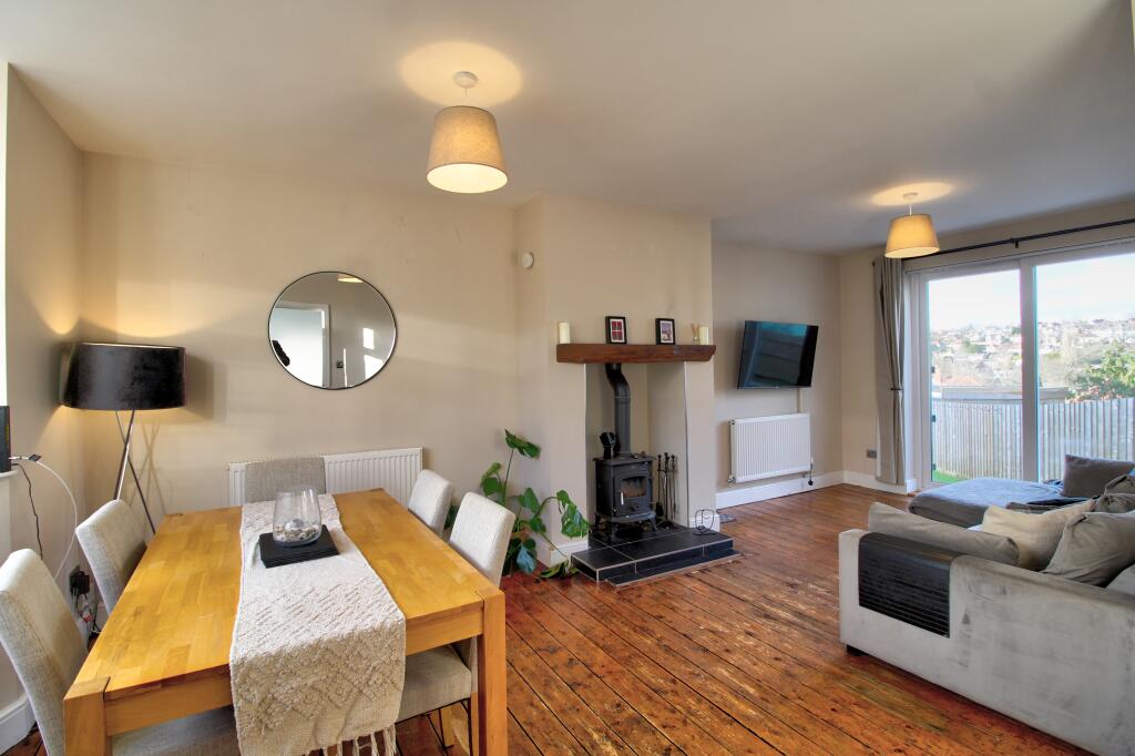 IMG_9822_3_4_Interior 4