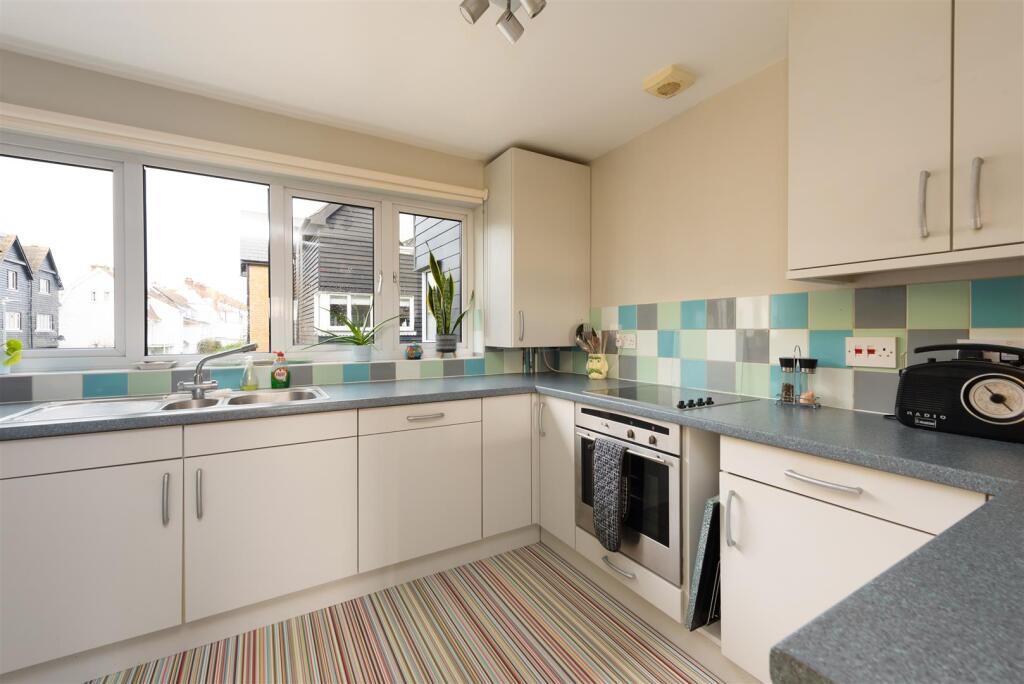 Island Wall, Whistable