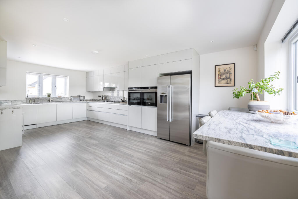 yes 4 Old Nursery Drive, Ashcott-9