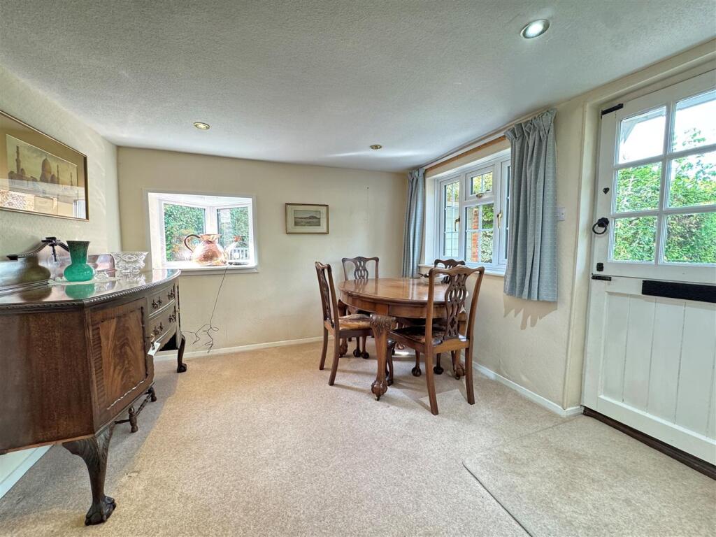 Dining Room.jpg