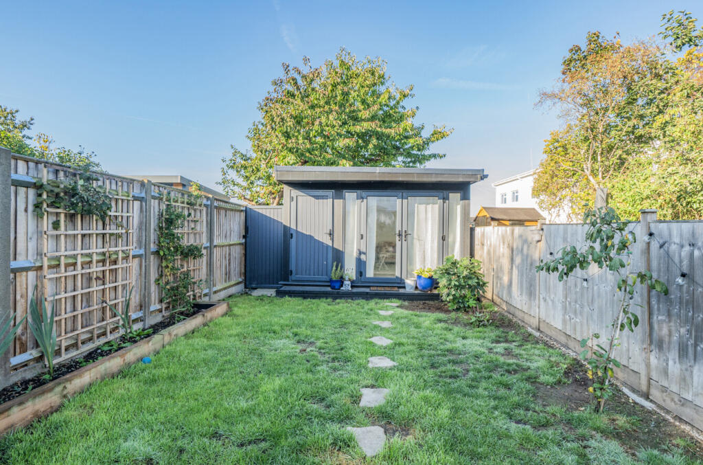 1360772-16-68da52...