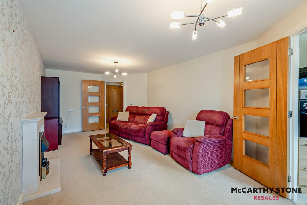 8599175-interior03-800.JPG