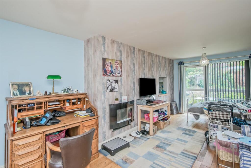 Living Room &amp; Dining Area: