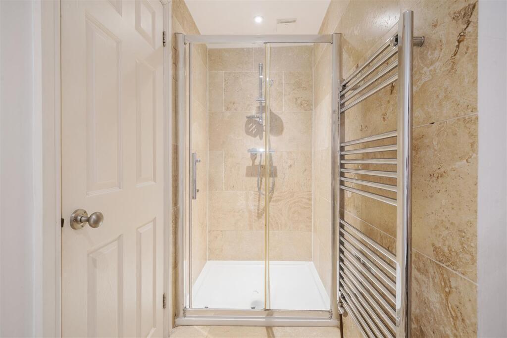 Harris Cotts Ensuite..jpg